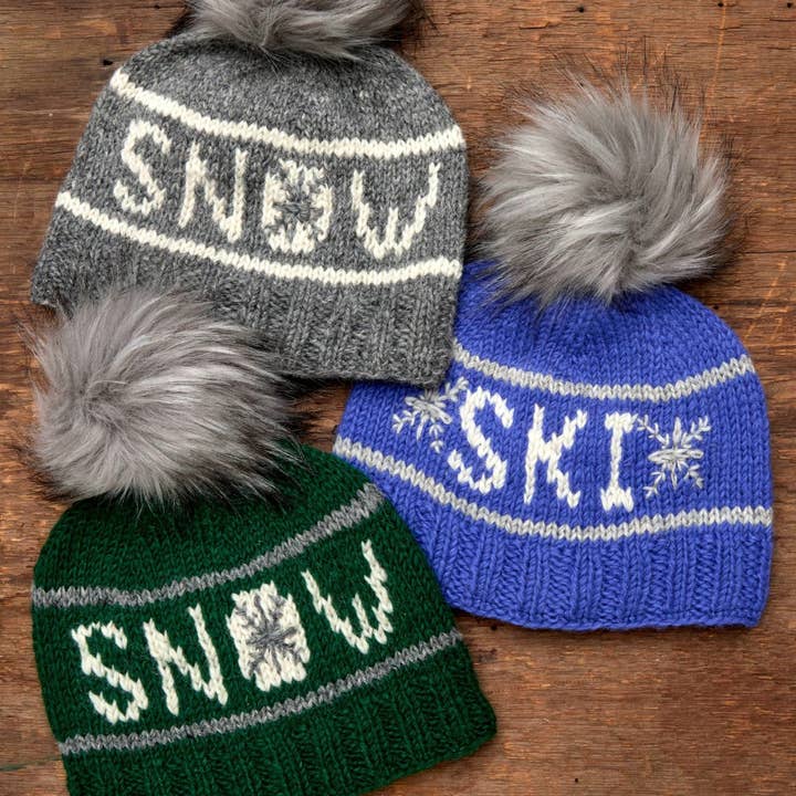 By Many Hands - Vente Bonnet – femme - Bonnet à Pompon Bleu Ski3