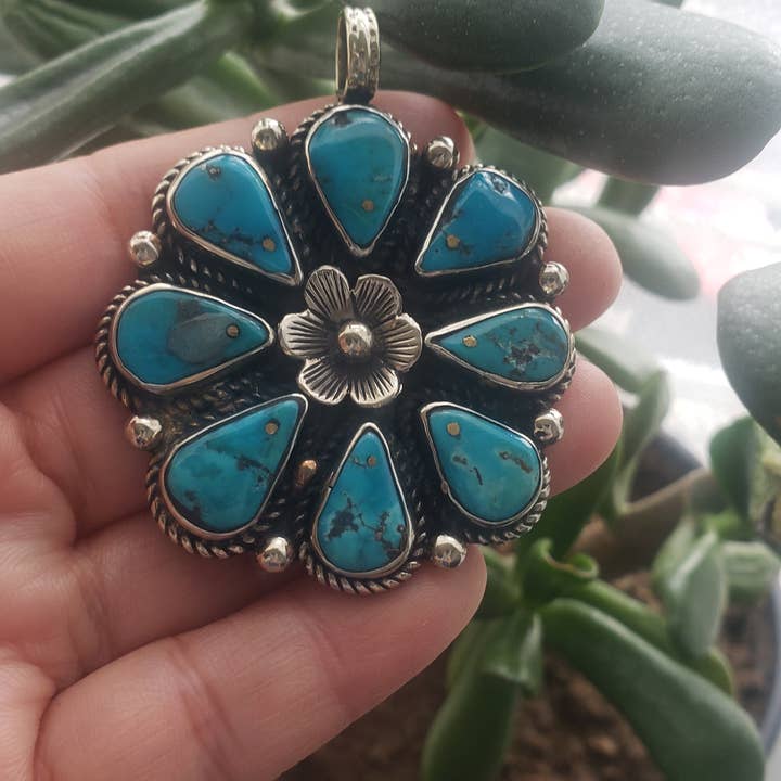Colgante tallado floral de turquesa natural (P-60) para venta al por mayor de GTG Gems Corp