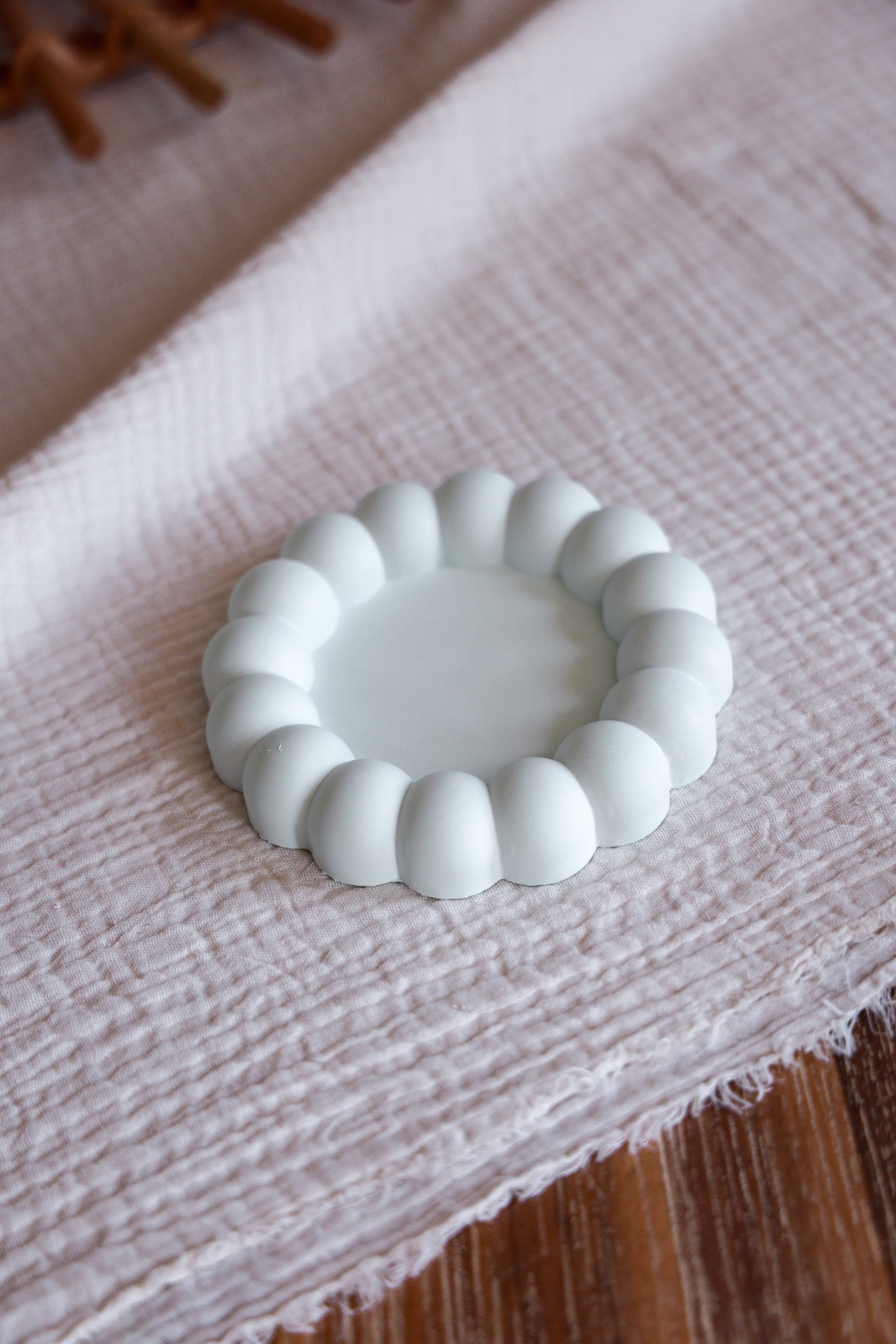 Niki Candle - Vendita all'ingrosso Portagioie - Vassoio rotondo con bordo a bolle - fatto a mano3