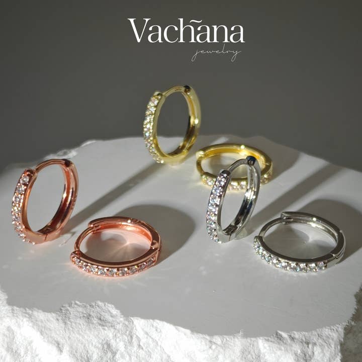 Orecchini a cerchio in argento Sterling 925 con zirconia cubica (12 mm) per la vendita all'ingrosso da parte di Vachana