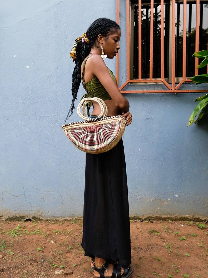 BASKET BAG | HANDMADE PURSE WOVEN AFRICAN BASKET ARTISANAL ACCESORIES CRESCENT MULTICOLORE for wholesale by BATIK BOUTIK