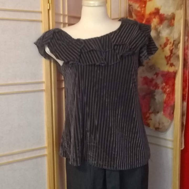 Trækul fløjl top for engroshandel hos Jones & Ivy Collections, Inc.