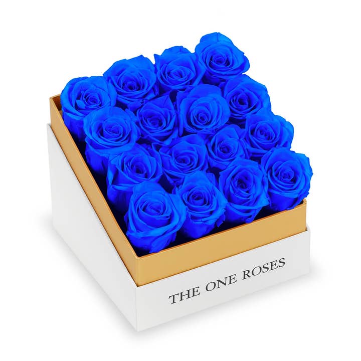 Boîte carrée blanche pour table basse - Roses bleues saphir pour la vente par The One Roses