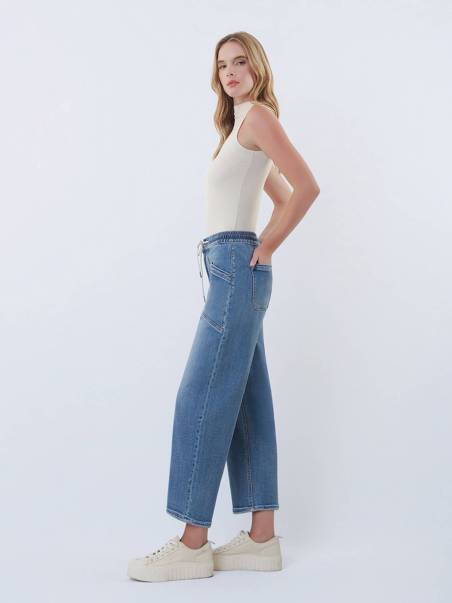 UPSTANDING HIGH RISE ELASTIC WAISTBAND WIDE BARREL JEANS V3648 for wholesale on Faire8