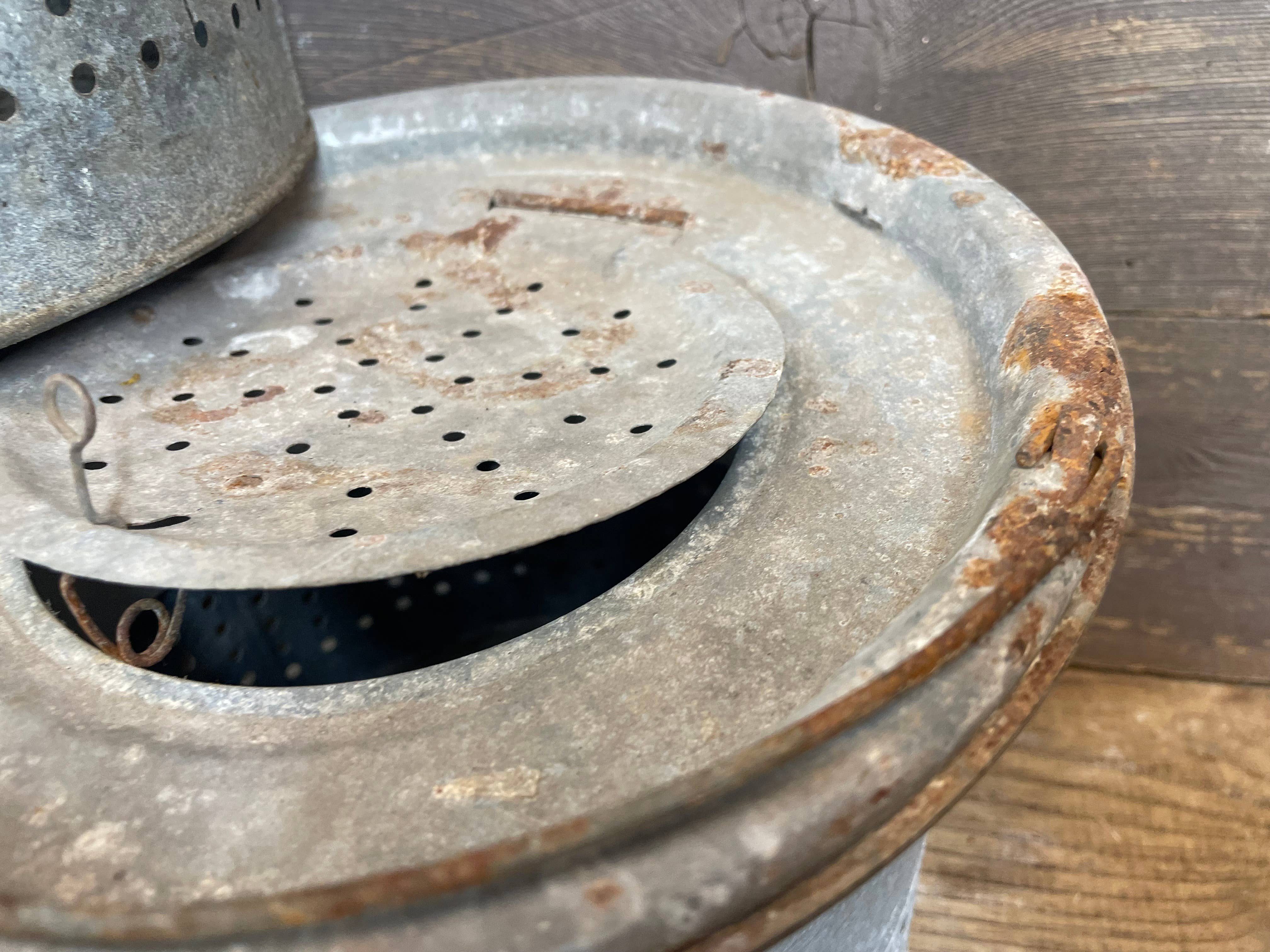 My Amigos Imports – wholesale Bucket/pail –   Vintage Metal Bait Bucket-Original-ER-Fishing Pail-Lot #33