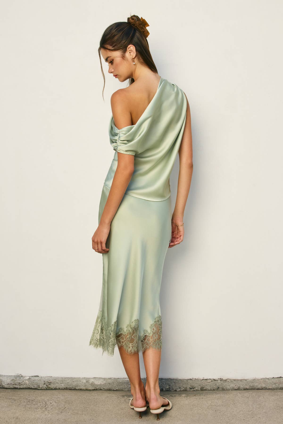 Dress Forum - Venta al por mayor Falda - Mujer - Falda lápiz de satén opaco con dobladillo de encaje (1)28