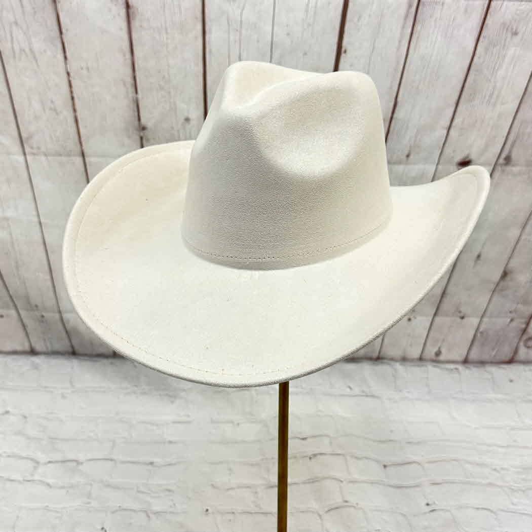 One and Only Accessories – wholesale Cowboy Hat – Women’s – Vegan suede cattleman cowboy hat stiff flat brim Stylish hat1
