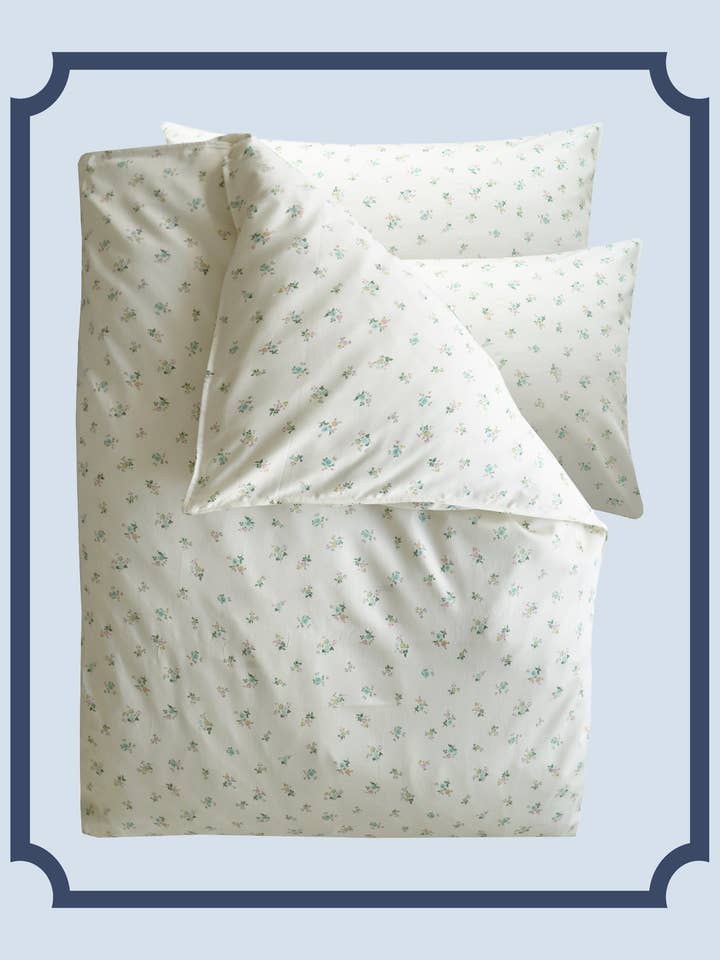 Bridgerton-påslakanset i Liberty-tyg Posy Corsage Yellow för wholesale av Coco & Wolf