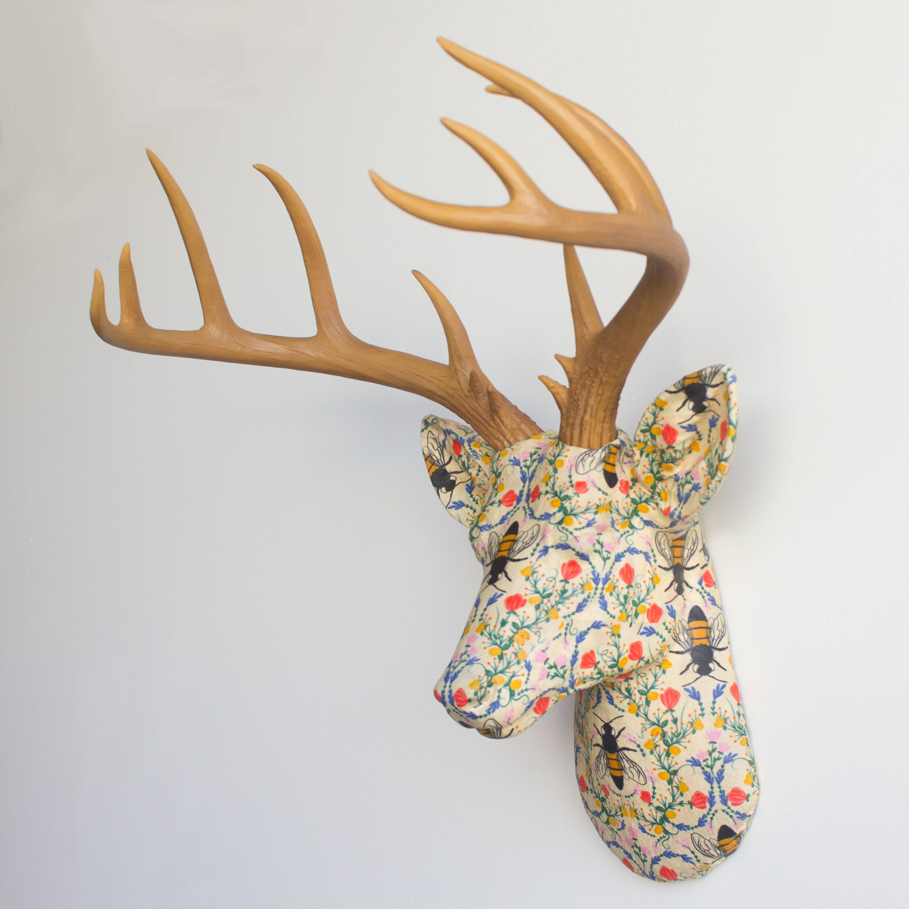 Near and Deer – Engroshandel 3D-vægkunst – Stofhjortehoved - Dusinvis af mønstervalg!68