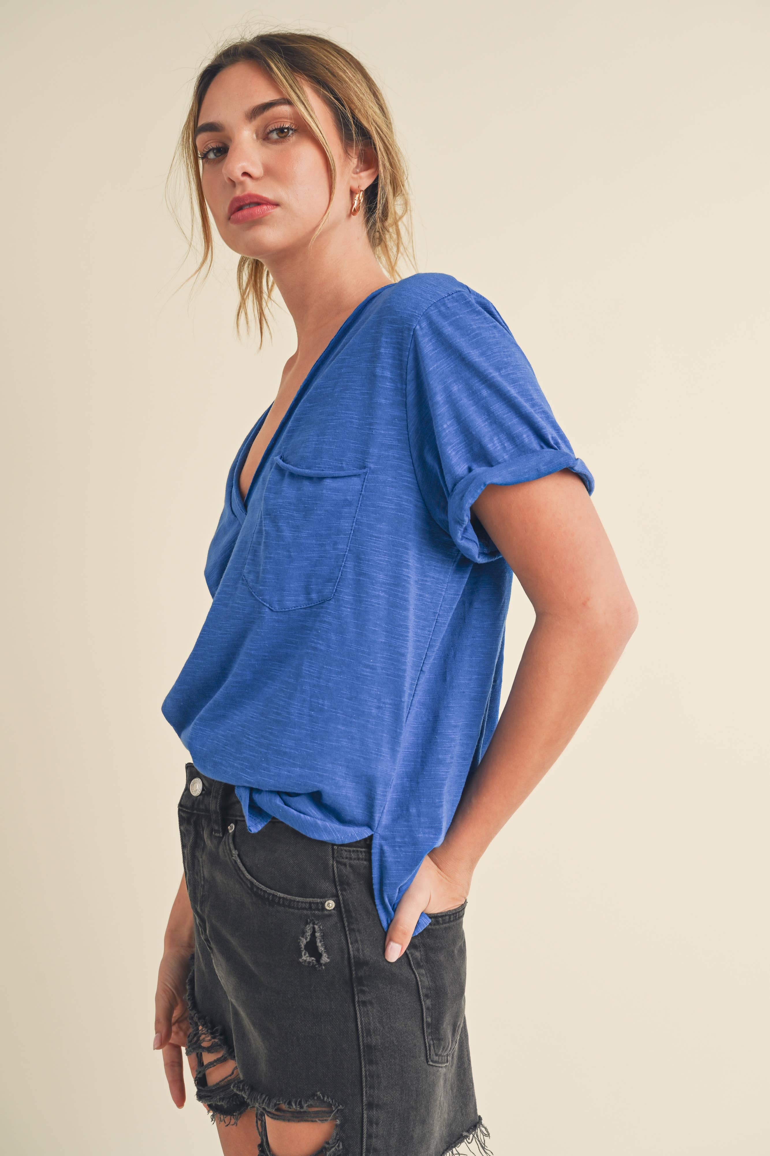 AEMI + CO - Wholesale T-Shirt - Women's - 8286DK Zoie V-Neck Short Sleeve Top 515