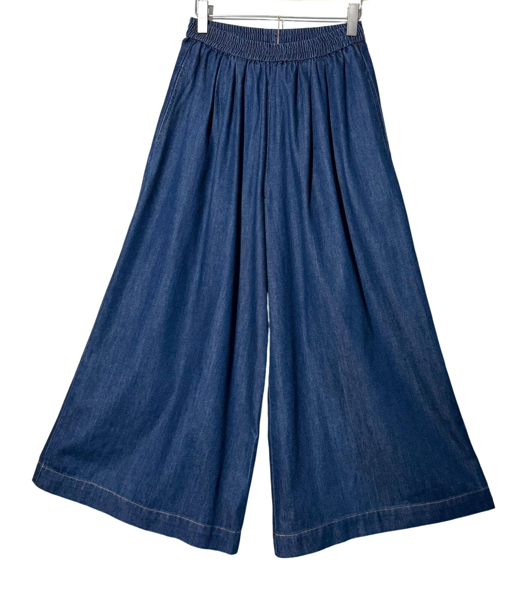 SWEET MAGIC MODA Y COMPLEMENTOS - Wholesale Pants - Women's - DENIM SKORT WITH ELASTIC WAIST1