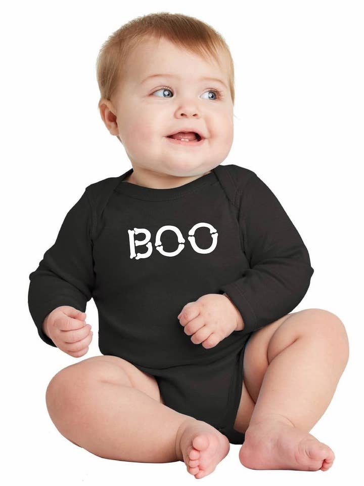 Boo Onesie pour la vente par Virginia Lane