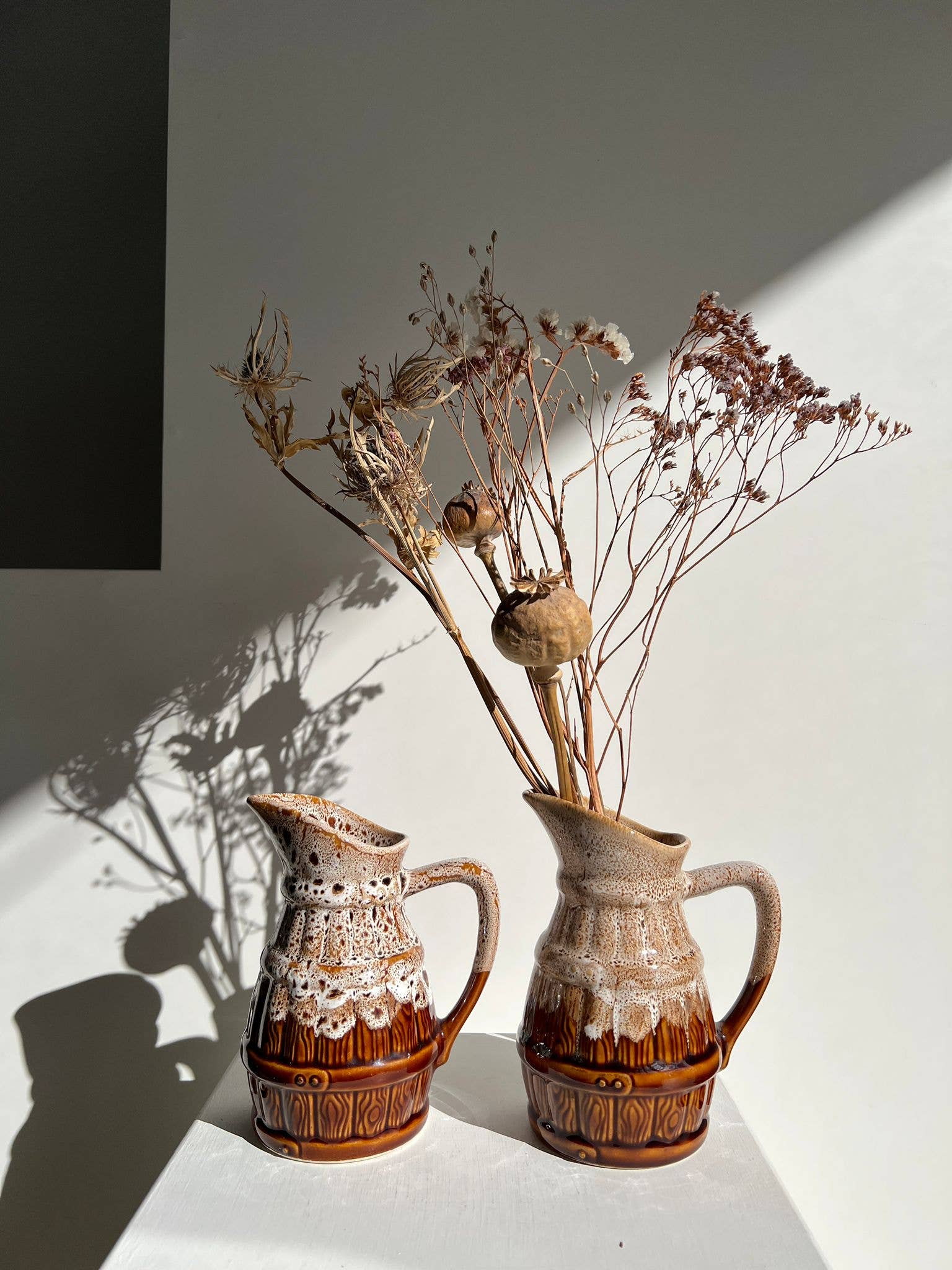 Office Objets – Objeto de mesa decorativo por atacado – Pequena jarra decorativa cerâmica vidrada com motivo de barril de cerveja42