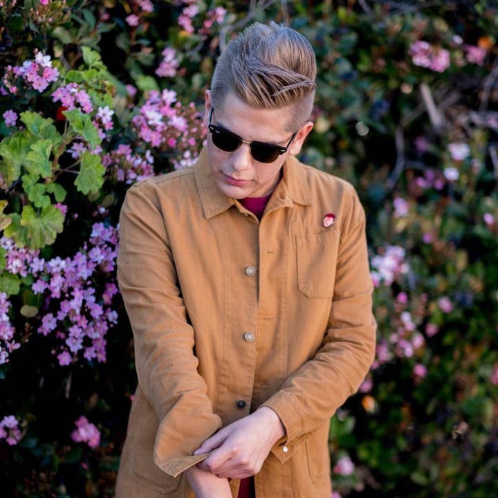 Sleepy Mountain - Wholesale Lapel Pin/Button - David Bowie Enamel Pin4