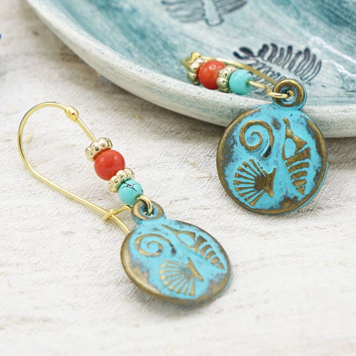 Orecchini boho turchesi fatti a mano per la vendita all'ingrosso da parte di Verna Artisan Works