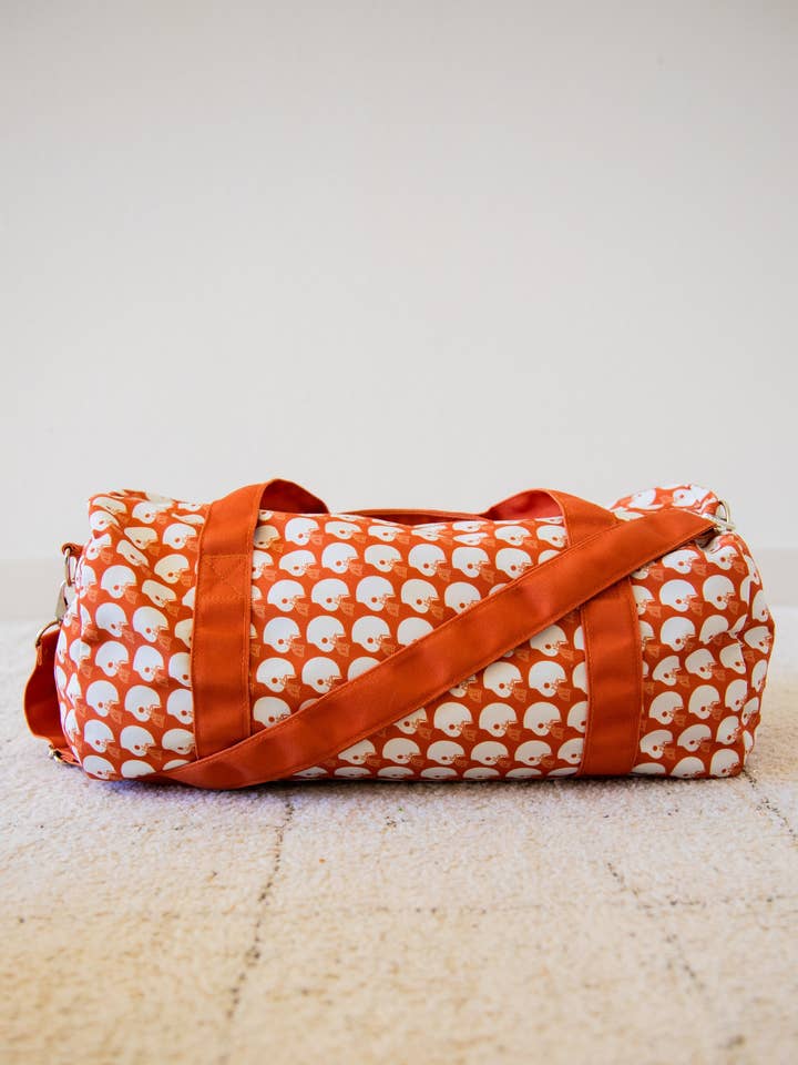 Everyday Duffle - Burnt Orange Blitz for engroshandel hos Sweethoney Clothing