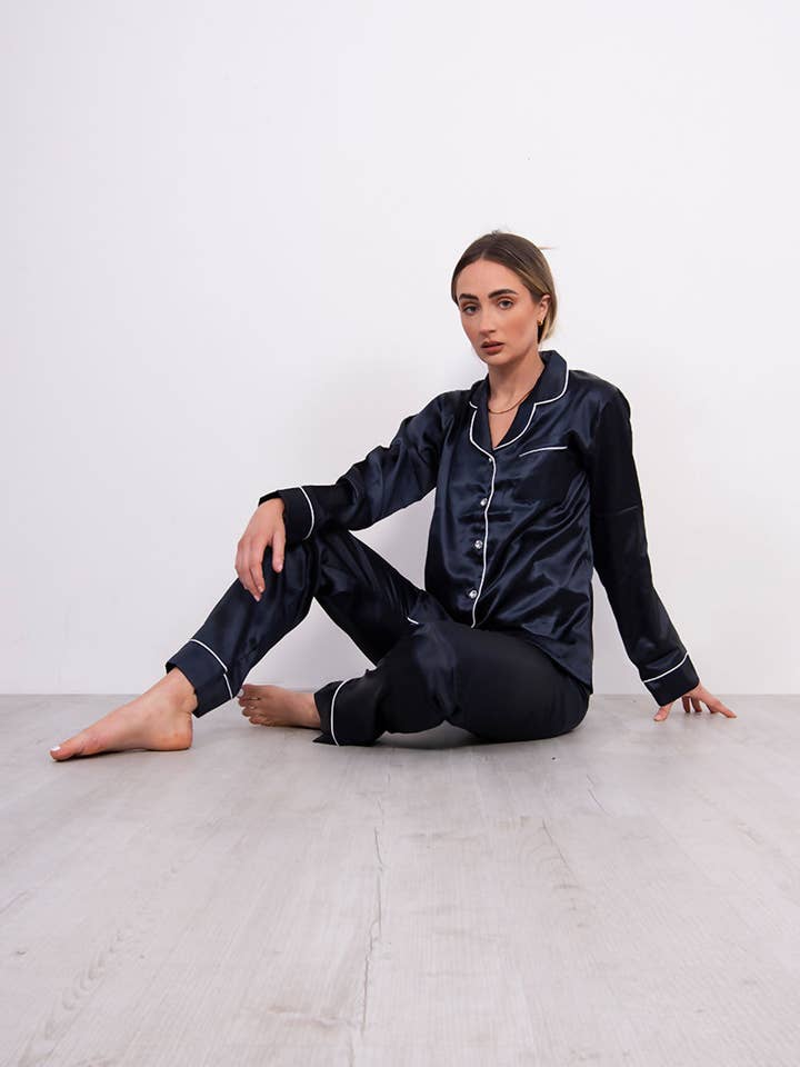 justyouroutfit - Wholesale Sleepwear Set - Women's - PIPING DETAIL LONG SLEEVE SATIN PJ SET