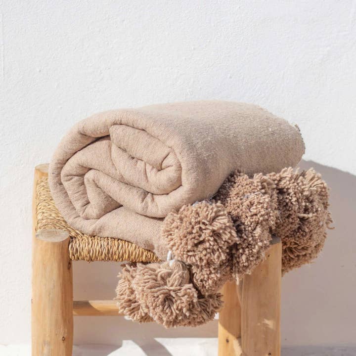 Mikwi - Wholesale Throw Blanket - Moroccan Throw with Pompoms, Throw Bedroom Tassels