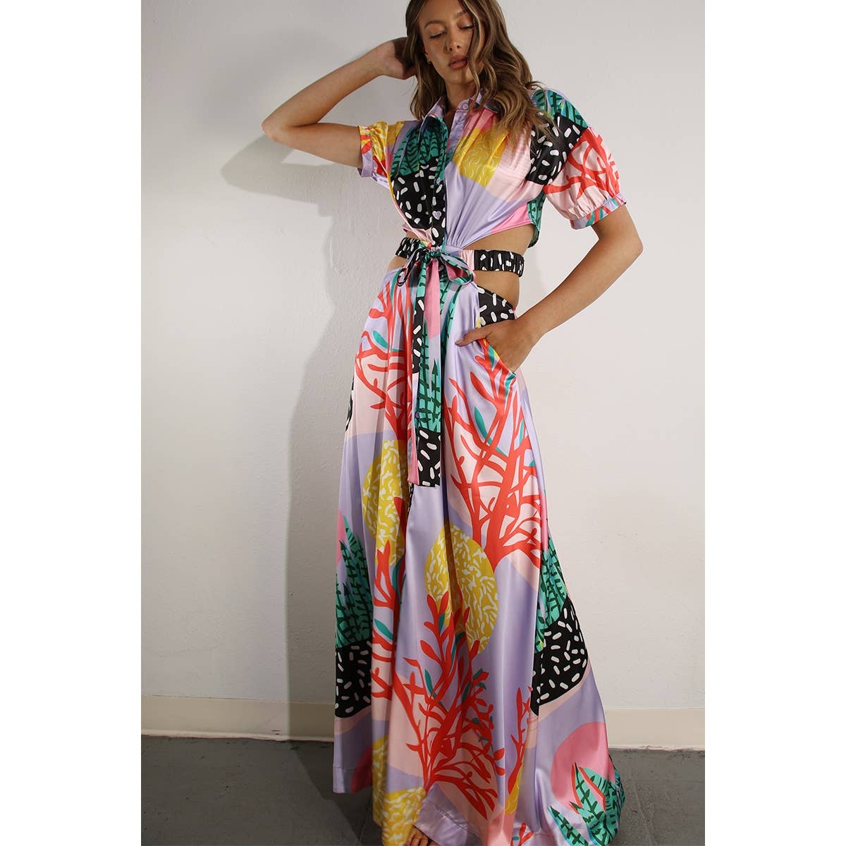 LAVENDEL MULTI TILLBAKA ÖPPEN MIDJA BAND SKJORTOR MAXI KLÄNNING för wholesale på Faire16