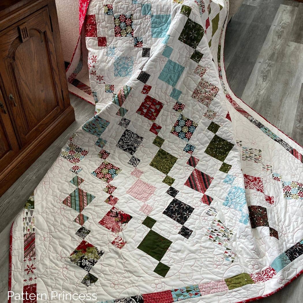 Pattern Princess - Wholesale Quilt - Christmas Colors Chandelier Quilt 0