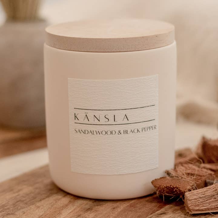 Sandalwood & Black Pepper Candle for wholesale by kansla