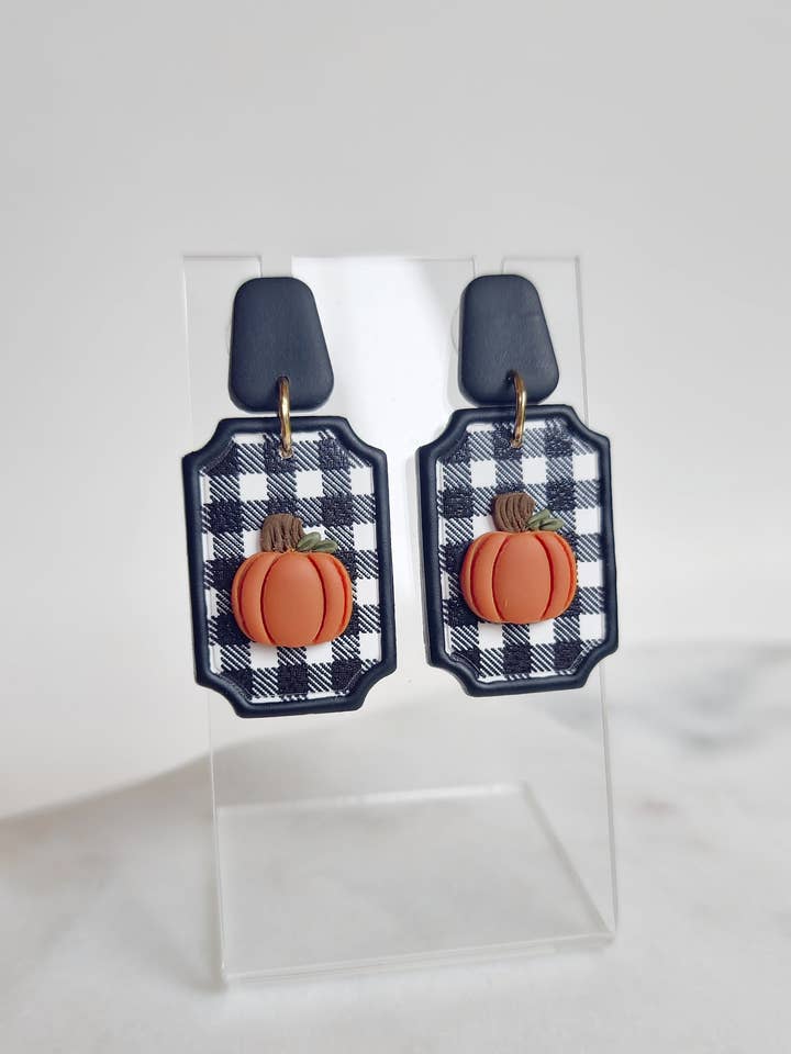 Pendentifs en forme de citrouilles à carreaux pour la vente par Marbled Maven