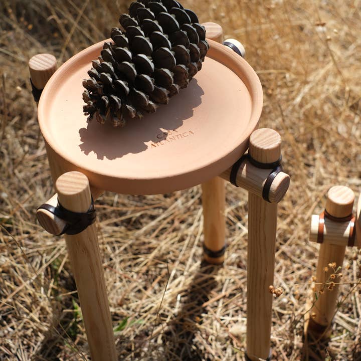 Casa Atlântica - Wholesale Plant Pot Stand - Wood and light brown leather plant pot holder S7