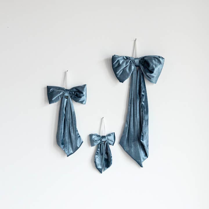 Luxe B Co - Wholesale Christmas Decoration - Dusty Blue Velvet Holiday Bows1