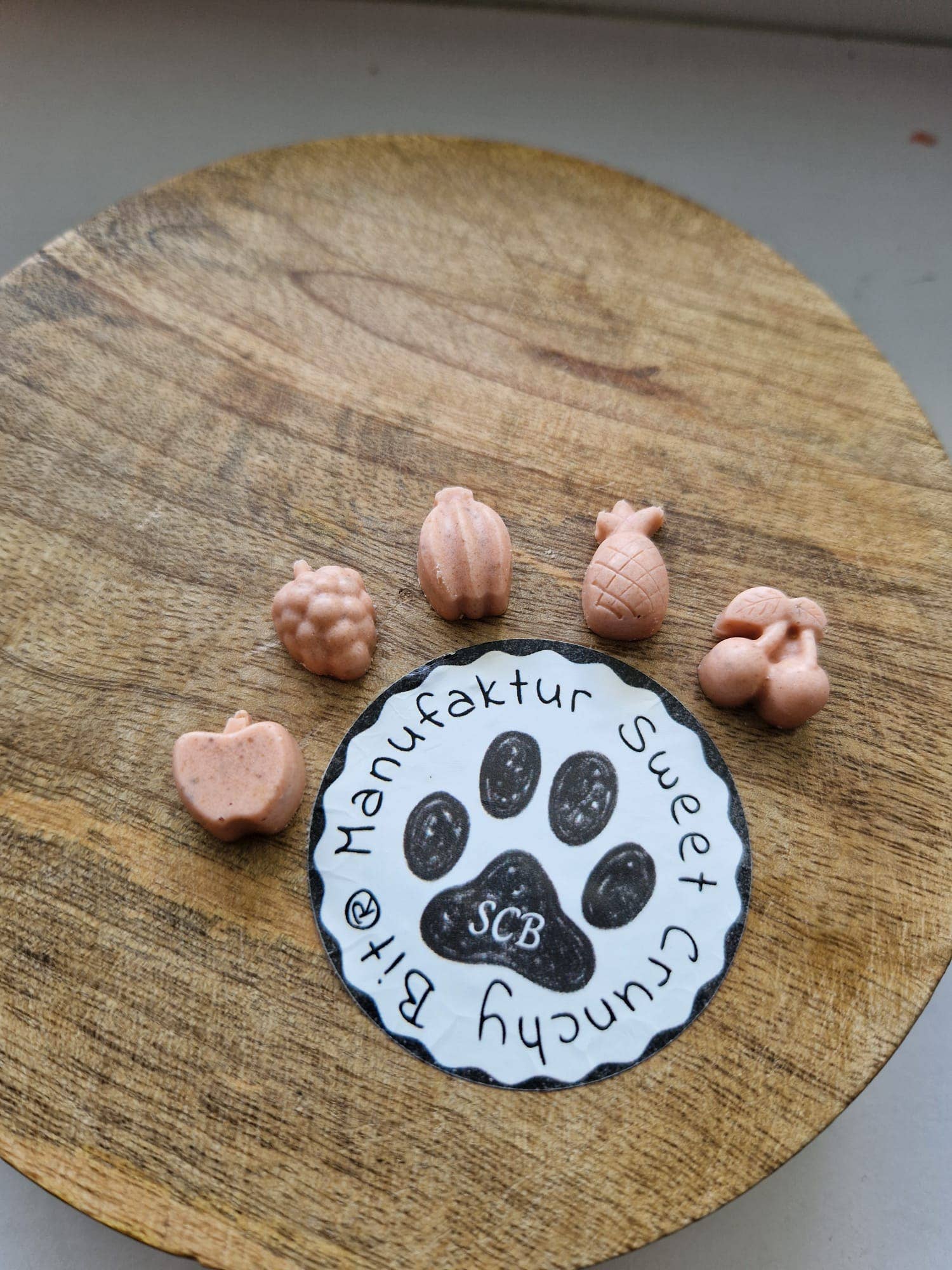 Manufaktur Sweet Crunchy Bit® Handmade DogFood 🐾 – Großhandel Leckerlis – Hund – Obstsalat (Mini Drops)3