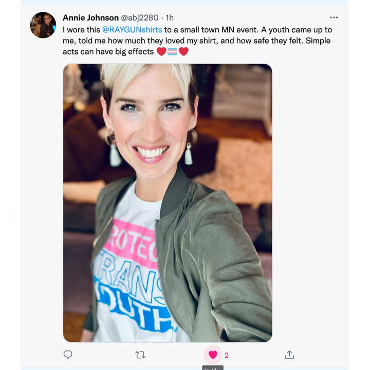 RAYGUN – Großhandel T-Shirt mit Siebdruck – Unisex – Schützen Sie Transjugend2