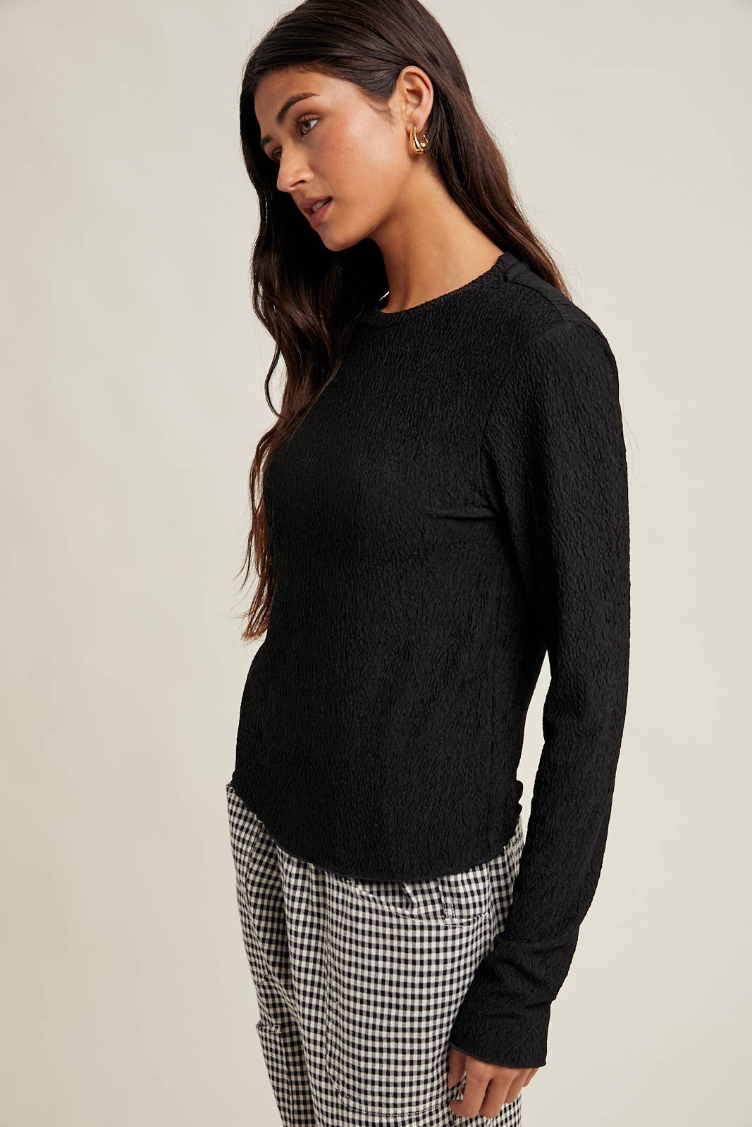 ZWART BASIC GEPLOOIDE BREISEL TOP / WL25-10849 voor groothandel op Faire2