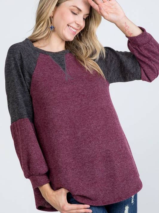 Sweaterfarve Kontrast Key Hole Accent Top for engroshandel hos Rose Mellow Fashion