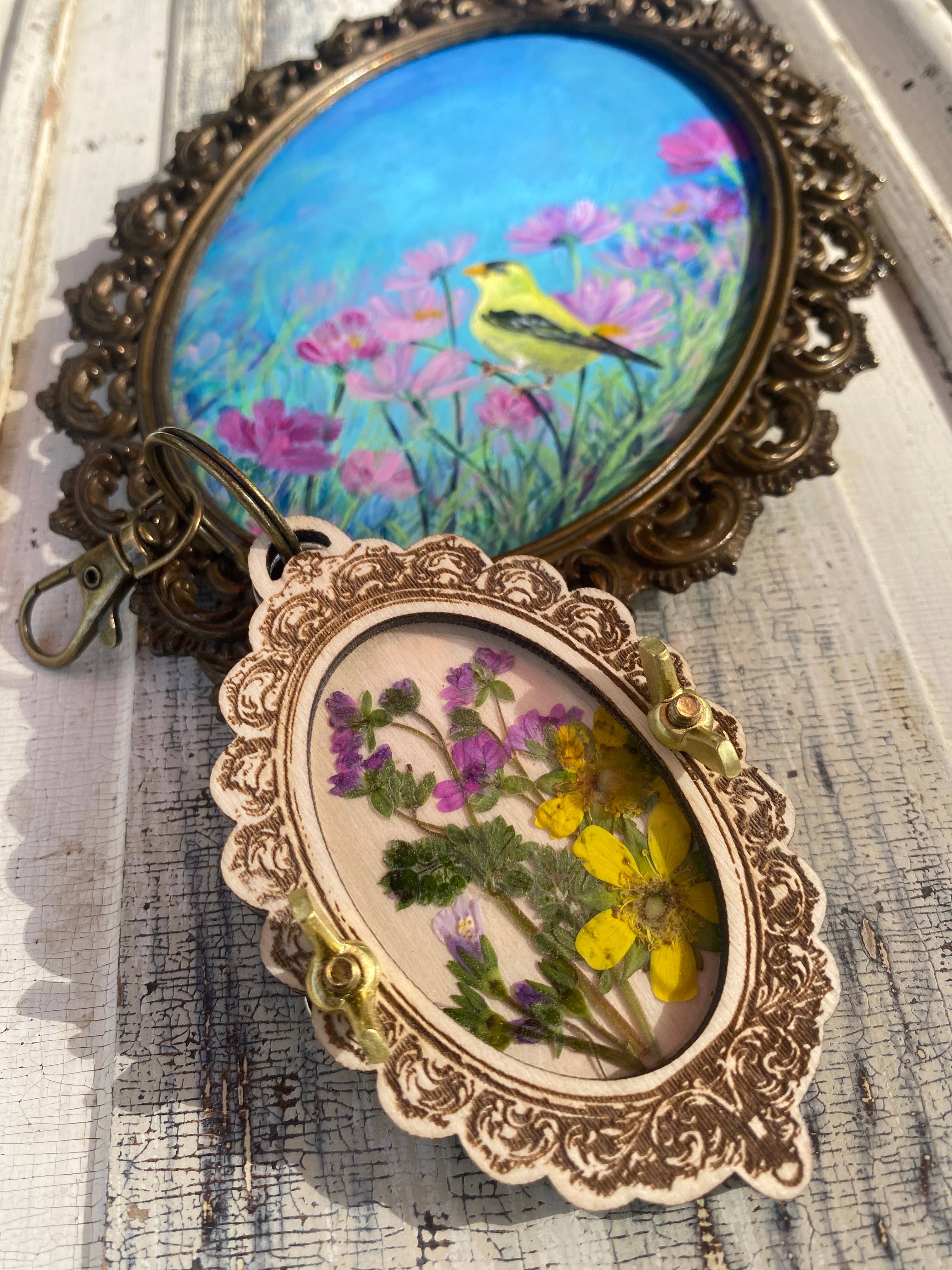 Holly Hills Lane - Wholesale Keychain - Women's - Mini Flower Press in Vintage Frame Style Fits In Your Pocket4