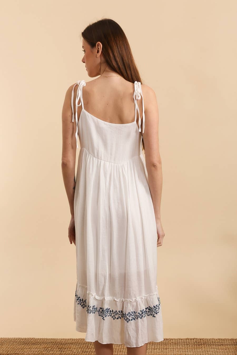 MOOYA - Wholesale Dress - Women's - White maxi dress with embroidery and strap fastenings SJ0067
