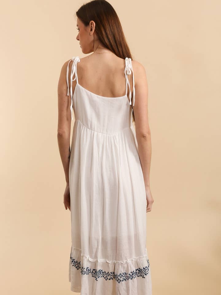 MOOYA - Wholesale Dress - Women's - White maxi dress with embroidery and strap fastenings SJ0067
