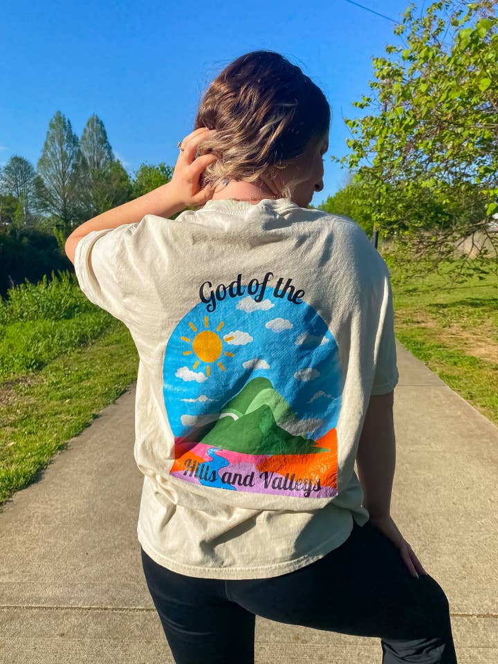 Gott der Hügel und Täler T-Shirt für den Großhandel von An Aesthetic Dose of Jesus