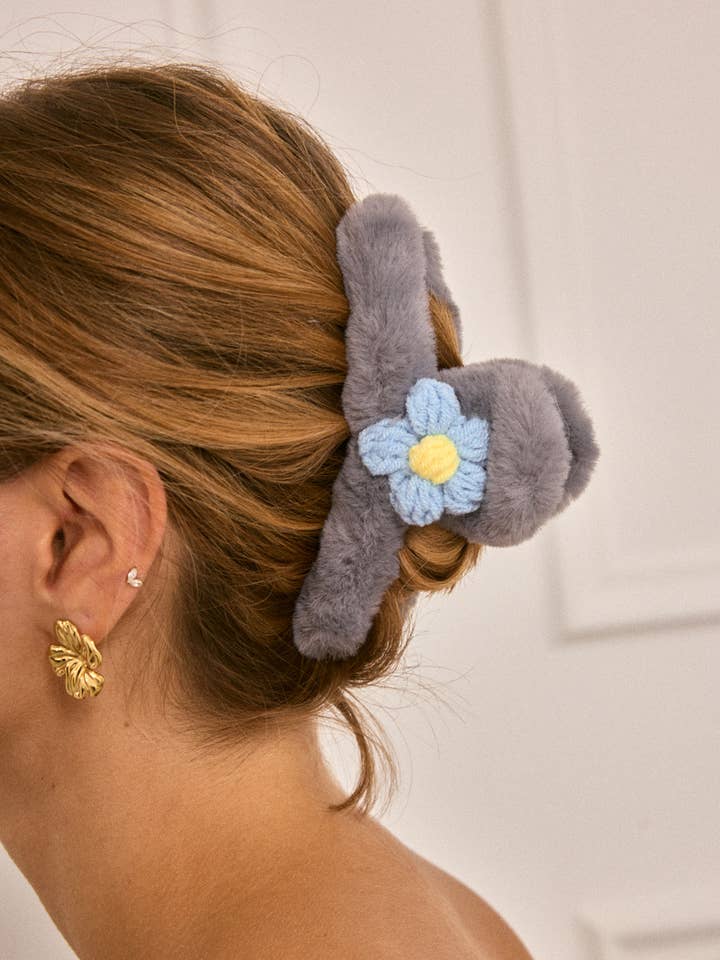 Faux fur hair clip YH203YJ for wholesale by BYREN | ÉLINE L'ATELIER