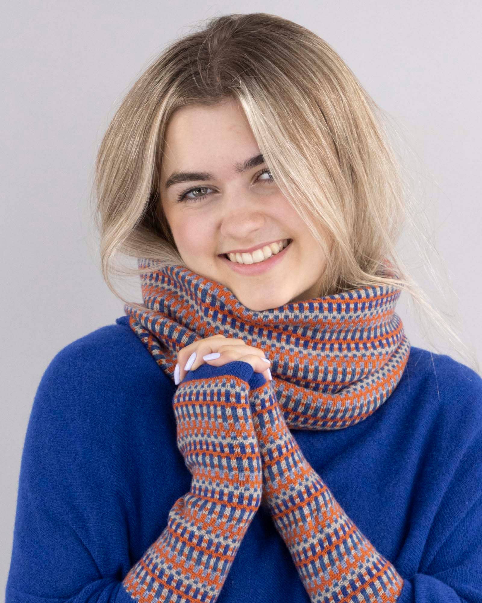 Cadenza Italy Ltd - Wholesale Scarf - Women's - Cashmere Blend Geo Snood18