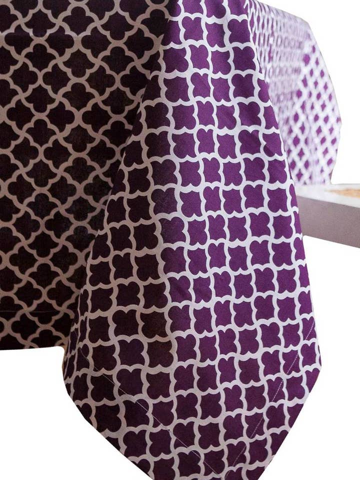 nappes carrées de 60 pouces imprimées en violet aubergine en treillis - topper pour la vente par Hen House Linens