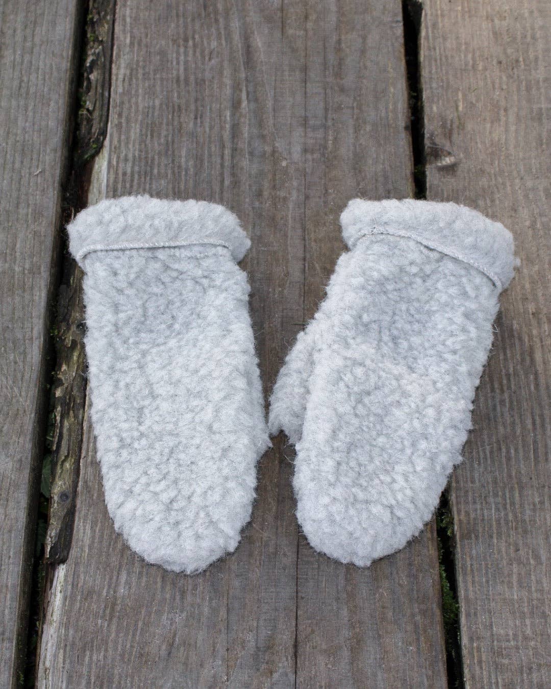 The Cozy Sheep - Wholesale Mittens - Women's - Wool mittens - Light grey4