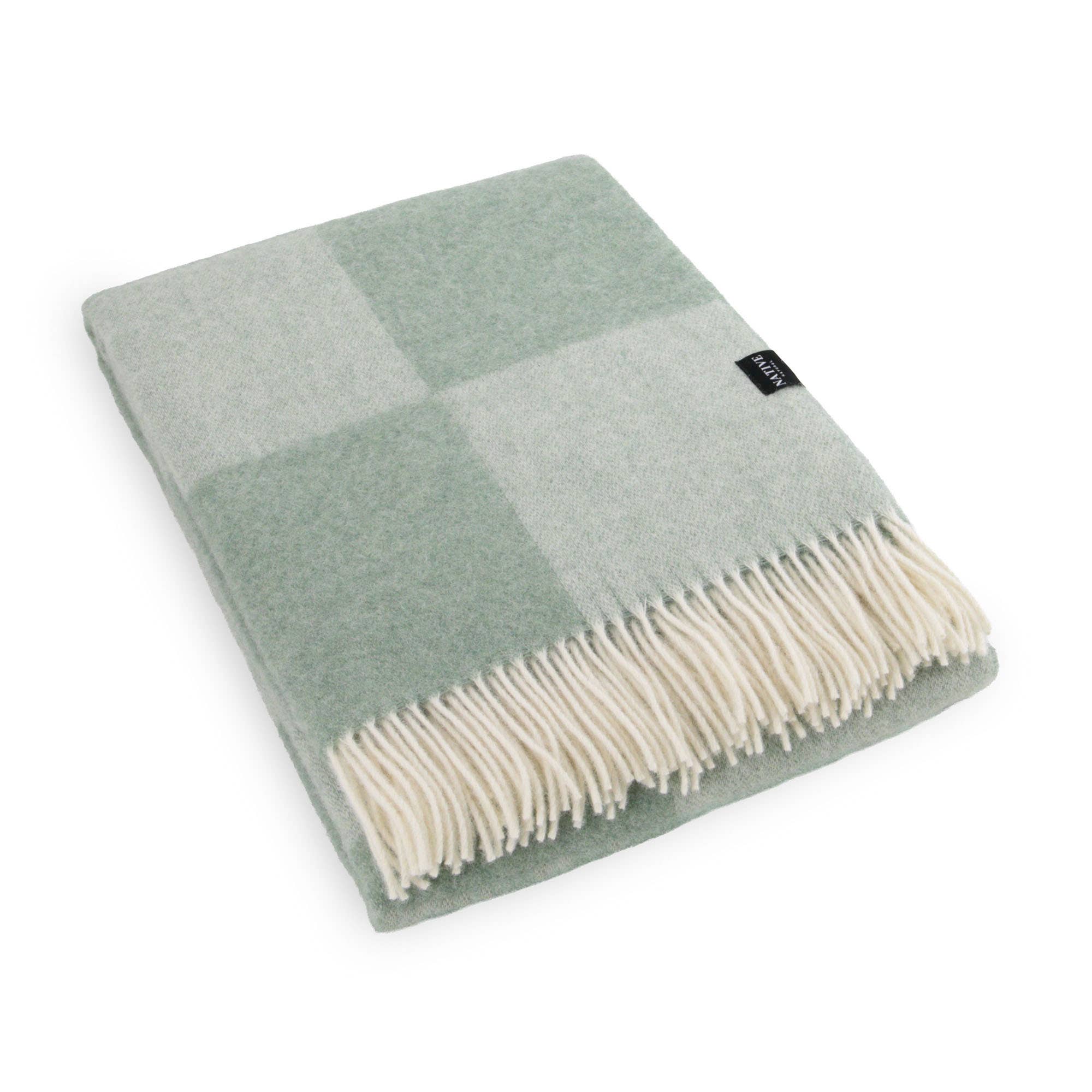 Native Natural - Wholesale Throw blanket - Checkerboard Green Wool Blanket1