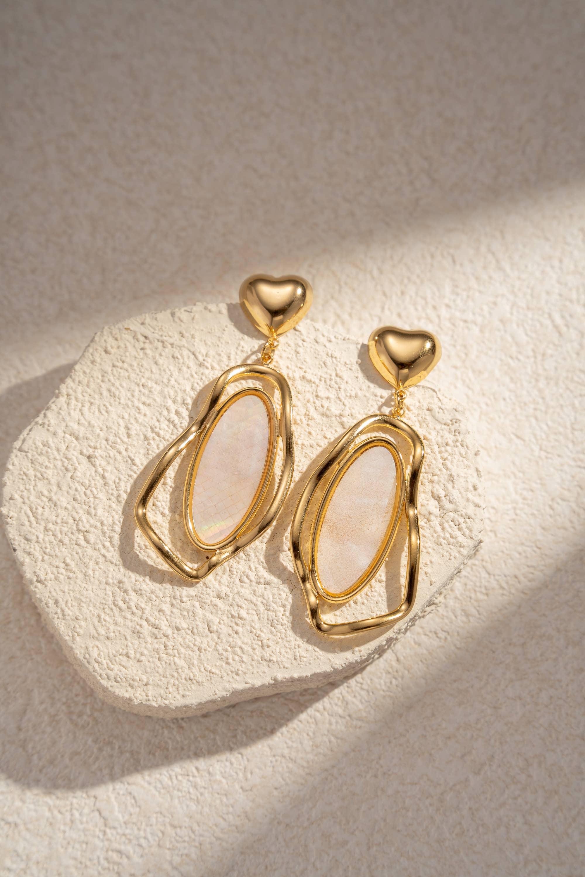 COSMOS - Wholesale Dangle Earrings - Gold dangling earrings in Mother-of-Pearl & Abalone steel0