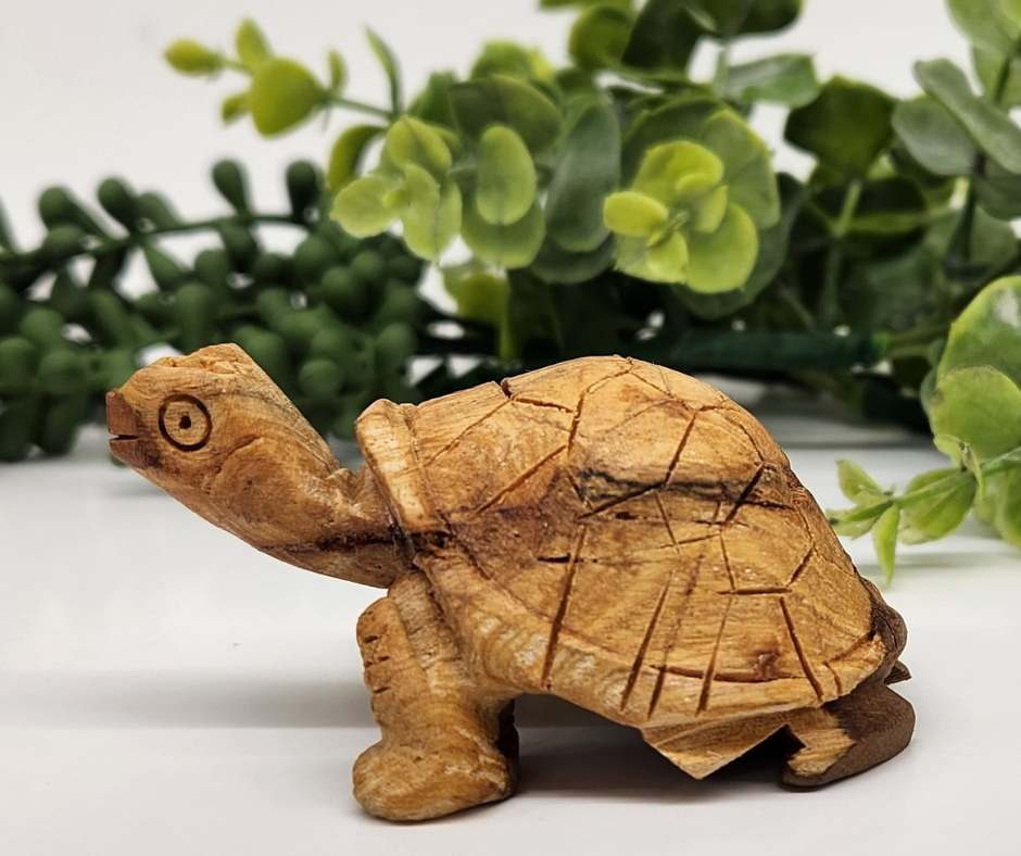 Meraki Gemstones – wholesale Decorative figurine – Palo Santo Hand Carved Turtle1