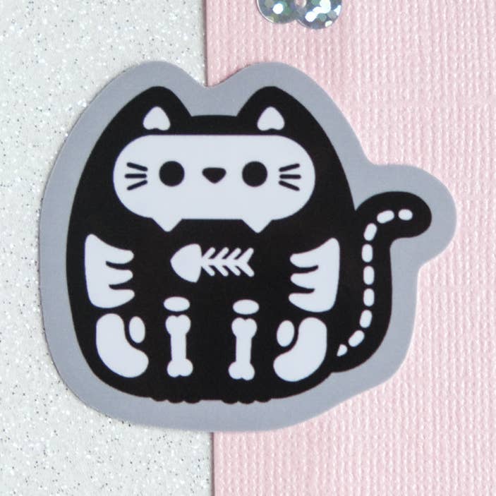 Adesivo Skeleton Cat - Collezione Whiskered Wonders per la vendita all'ingrosso da parte di Sparkles in the Wild