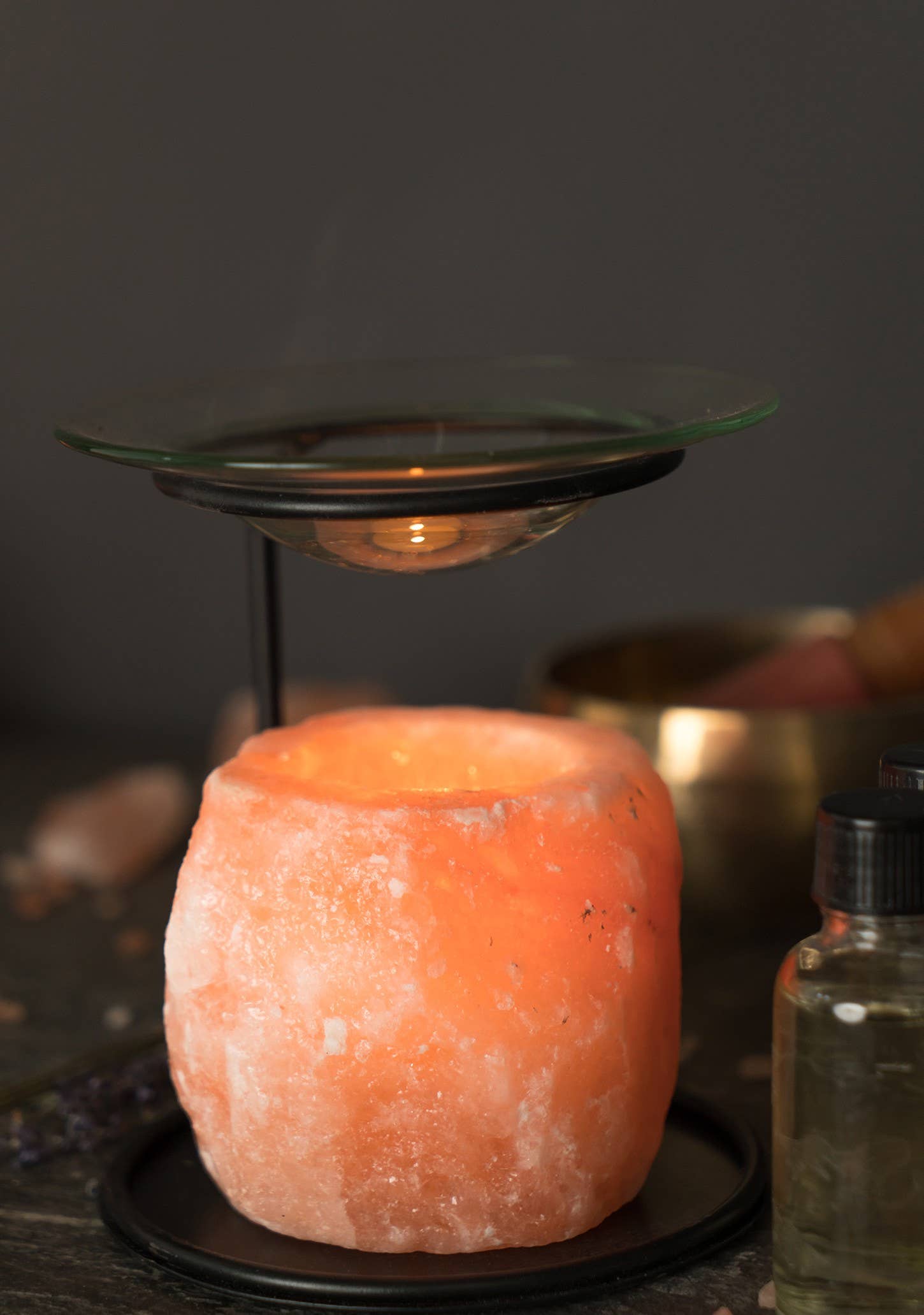 Namaste – Großhandel Öl-Wärmer – Salzölbrenner aus Himalayasalz mit Metallständer2