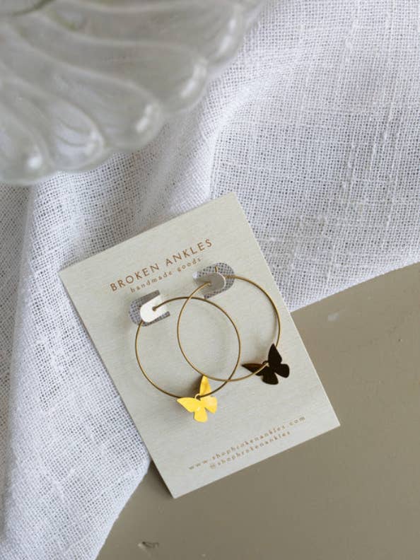 Grandi cerchi a forma di farfalla per la vendita all'ingrosso da parte di Broken Ankles LLC