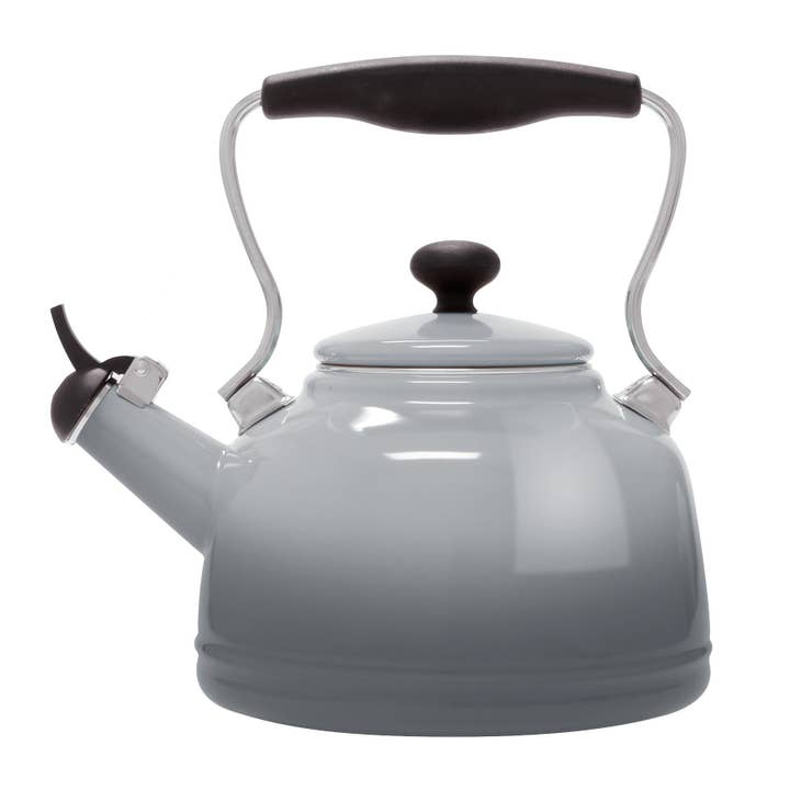 Théière Lake en émail sur acier (1,7 pintes) pour la vente par Chantal Cookware