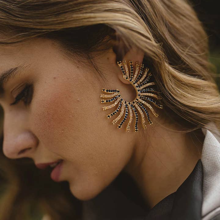 ACUS – Engroshandel Hængeøreringe og creoløreringe – Øreringe Le Soleil Blå og Beige1