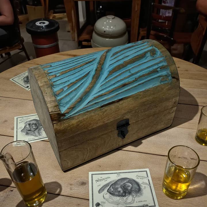 Baúl de mesa con bisagras de madera tallada «Sea Breeze» para decoración primaveral para venta al por mayor de Wilco Home