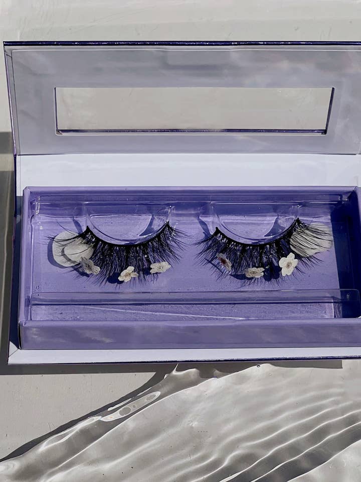 Rêve Lash Feeling Godly pour la vente par Tai-Lite Beauty